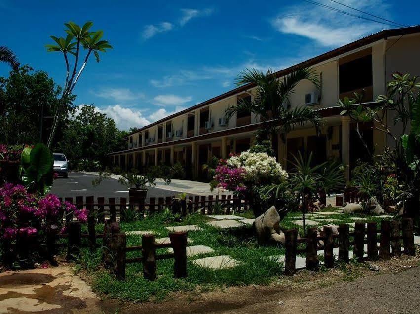 Putra Putri Lodge Kangar Ngoại thất bức ảnh