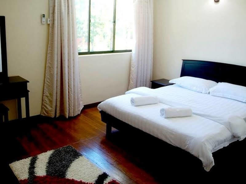 Putra Putri Lodge Kangar Ngoại thất bức ảnh